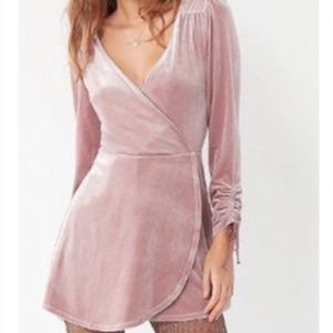 NWT UO Goldmine Velvet Surplice Romper Blush Mauve